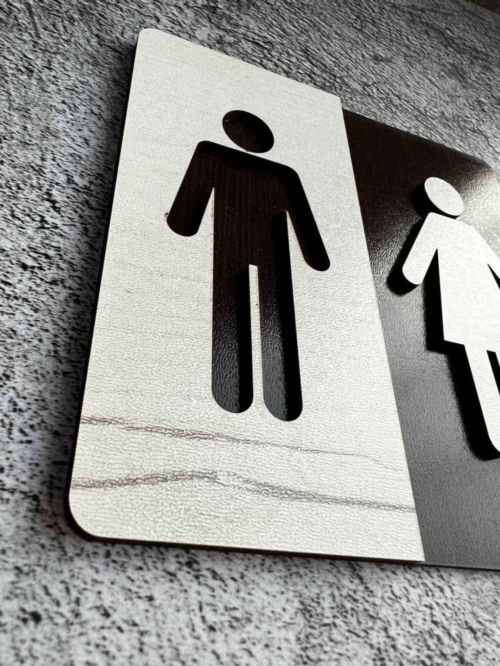 Табличка на дверь туалета