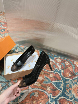 Louis Vuitton Pump (8 colors)
