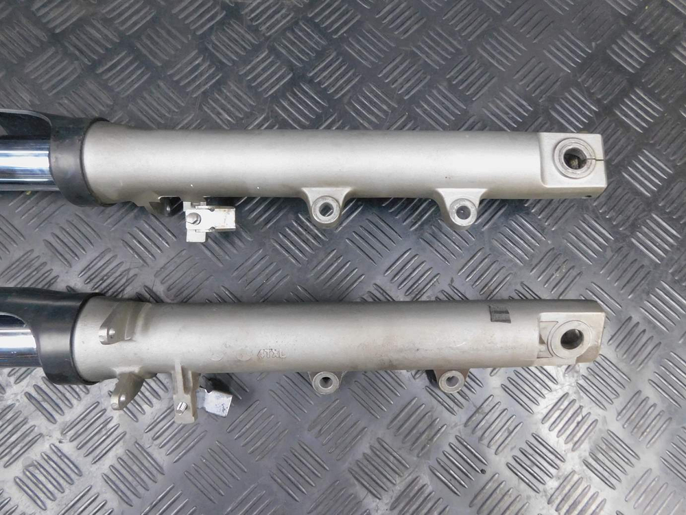 Перья вилки Yamaha TDM850 RN03J 2001