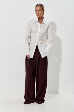 Приталенная рубашка из хлопка кремового цвета