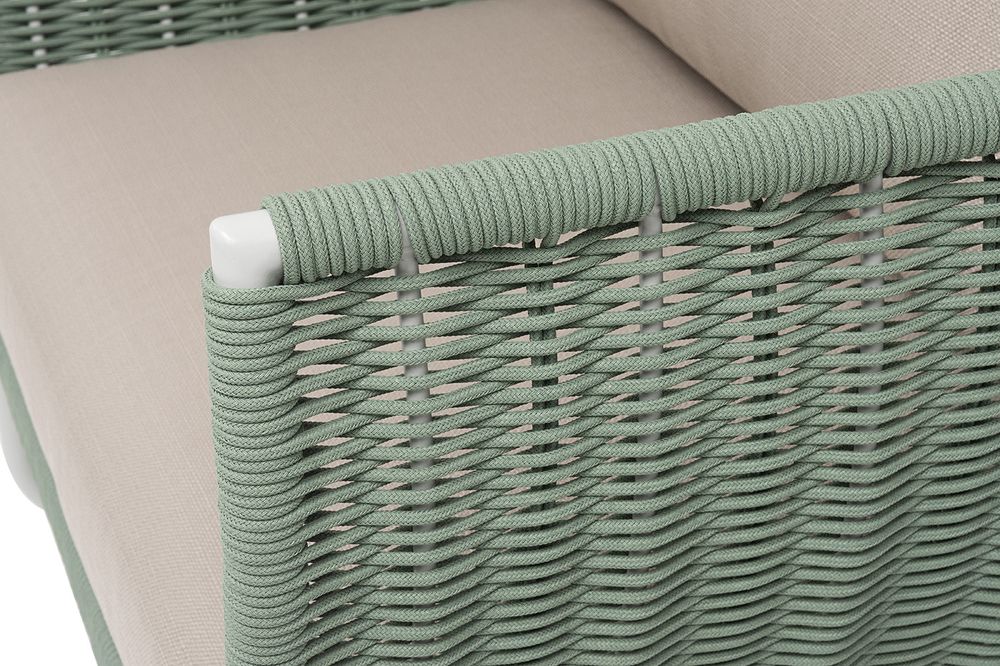 "Фиджи" кресло плетеное из роупа, каркас алюминий светло-серый (RAL7035) муар, роуп зеленый (4204) круглый tex, ткань Mossle бежевая