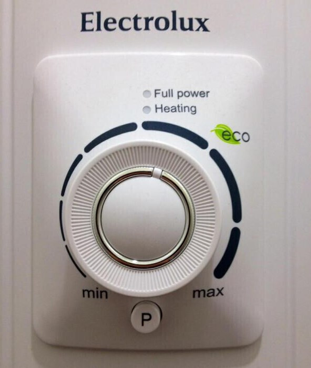 Водонагреватель Electrolux EWH 80 Axiomatic накопительный электрический