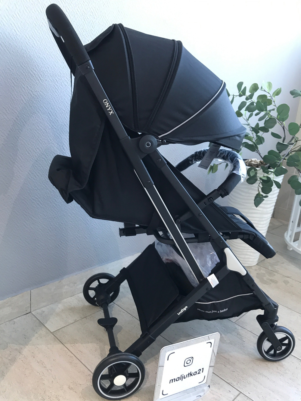 Коляска прогулочная ONYX (INDIGO) (черный)