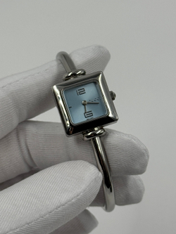 Часы Gucci 1900L с голубым циферблатом