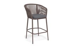 "Марсель" стул барный плетеный из роупа, каркас из стали коричневый (RAL8016) муар, роуп коричневый круглый, ткань темно-серая 027