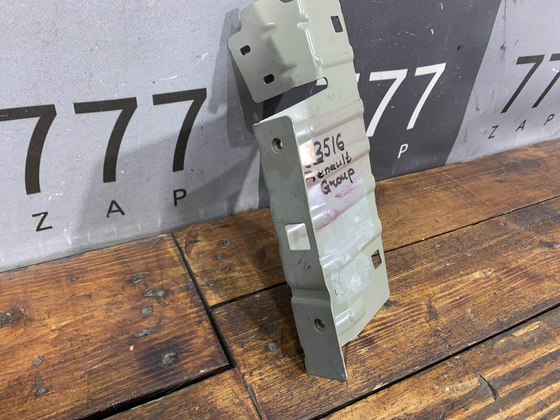 Кронштейн крыла правого Renault Kaptur 16-22 Б/У Оригинал 631462198R