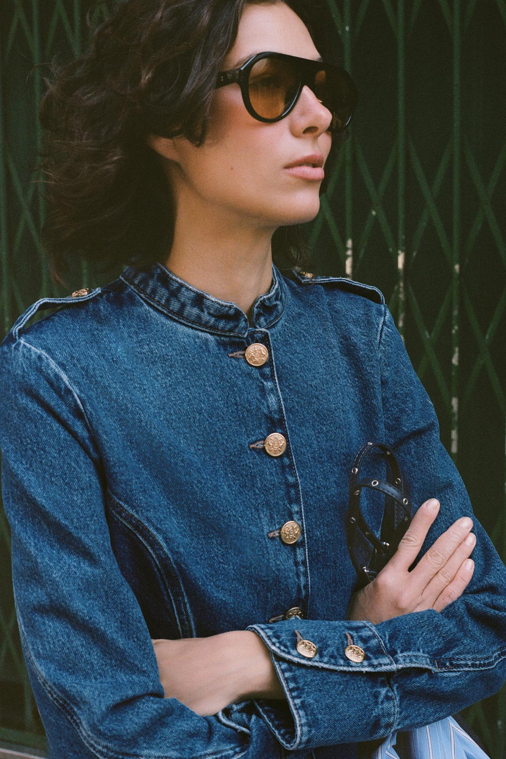 ZARA ДЖИНСОВАЯ КУРТКА Z1975 С ЗОЛОТЫМИ ПУГОВИЦАМИ, ВЫЦВЕТШИЙ СИНИЙ