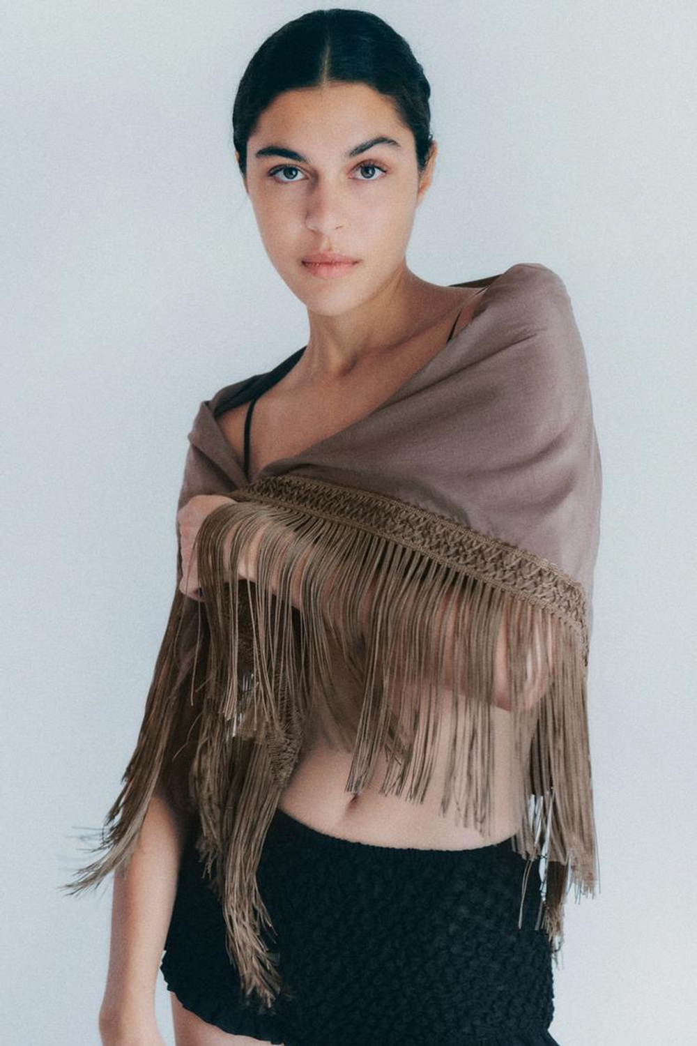 ZARA ПЛАТОК ИЗ ВИСКОЗЫ С БАХРОМОЙ, СВЕТЛО-КОРИЧНЕВЫЙ