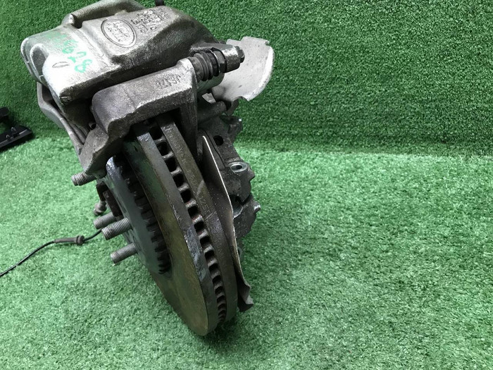 Кулак передний правый LR Discovery Sport (19-нв)