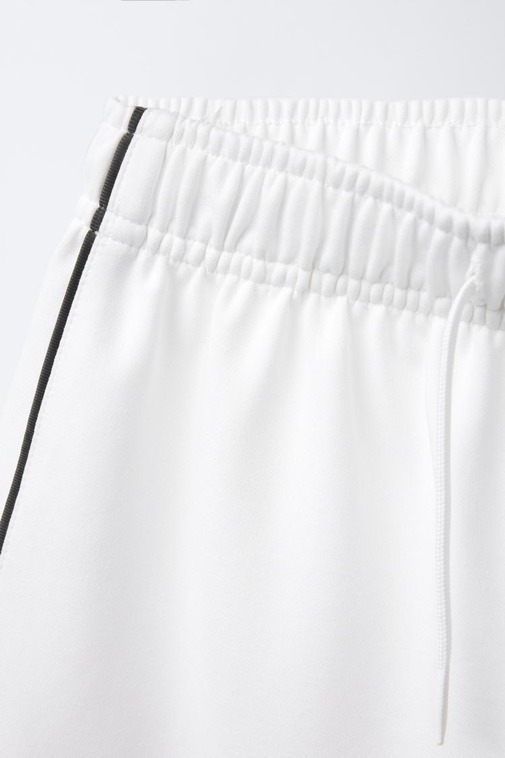 ZARA БЕРМУДЫ С ОТДЕЛКОЙ, ЖЕЛТОВАТО-БЕЛЫЙ