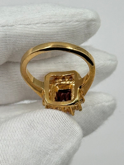 Кольцо с кристаллами