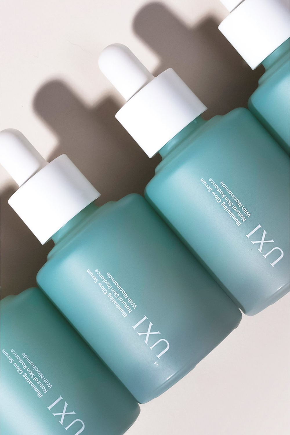 UXI BEAUTY Illuminating Glow Serum - осветляющая сыворотка /   30  ml  / GTIN 8059300534403