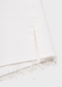 Джинсовые шорты с необработанными кромками
