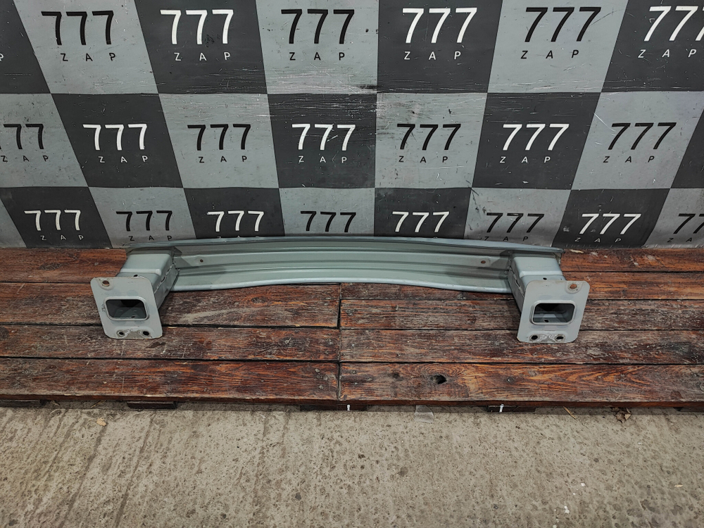 Усилитель заднего бампера Lynk & Co 05 20-нв Б/У Оригинал