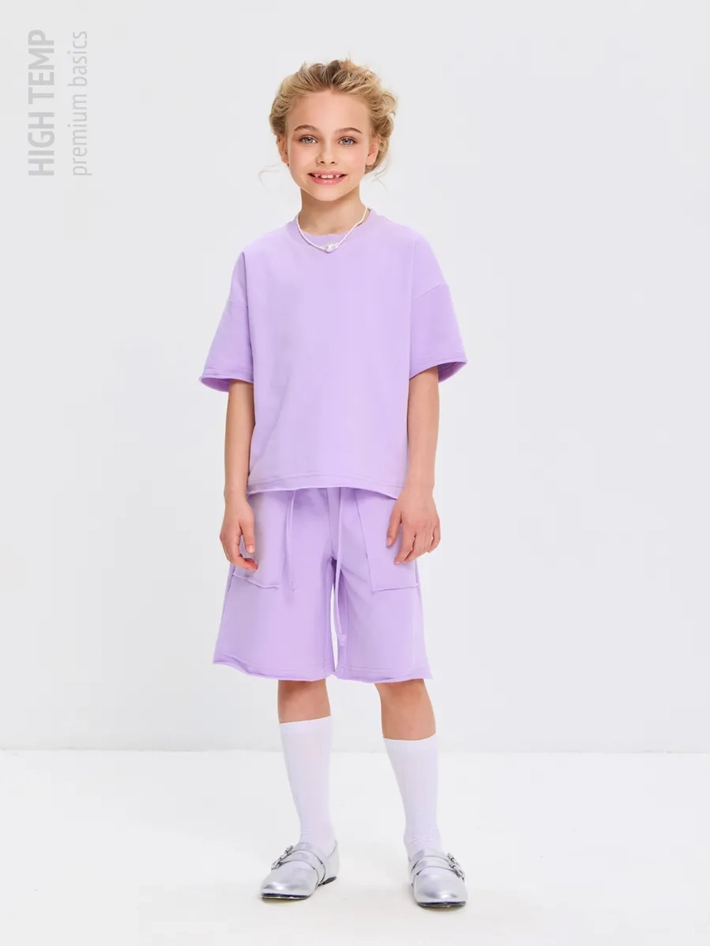 Костюм оверсайз с футболкой и шортами