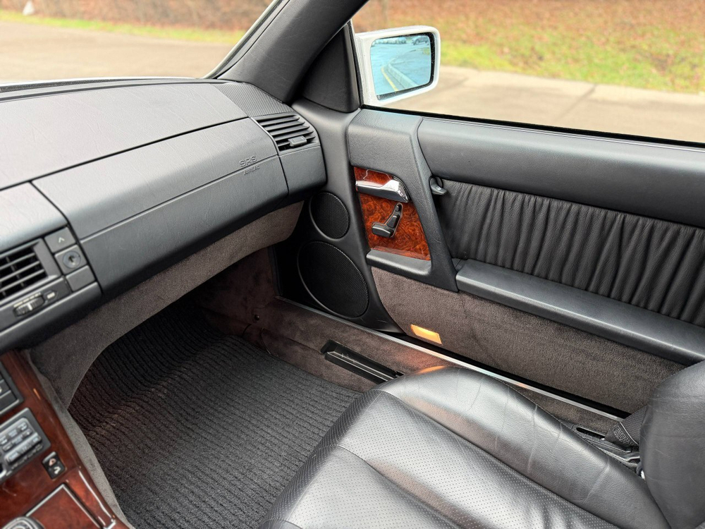 Mercedes-Benz SL 320
