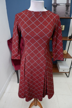 Платье Deniza сдержанное 44 размер, новое