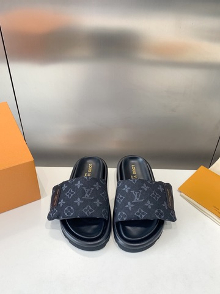 Louis Vuitton Pool Pillow Flat Comfort Mule