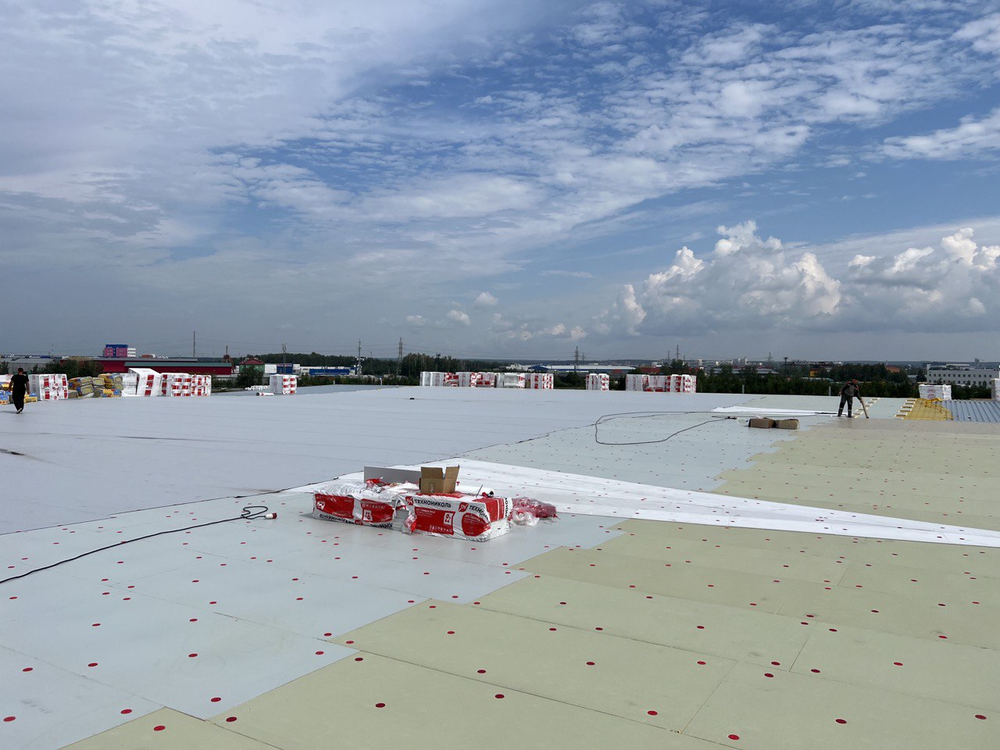 Комплексная поставка материала и монтаж кровли из ПВХ мембраны Производственно-складской комплекс г. Екатеринбург