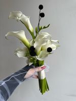 Свадебный букет из калл, фрезии и краспедии