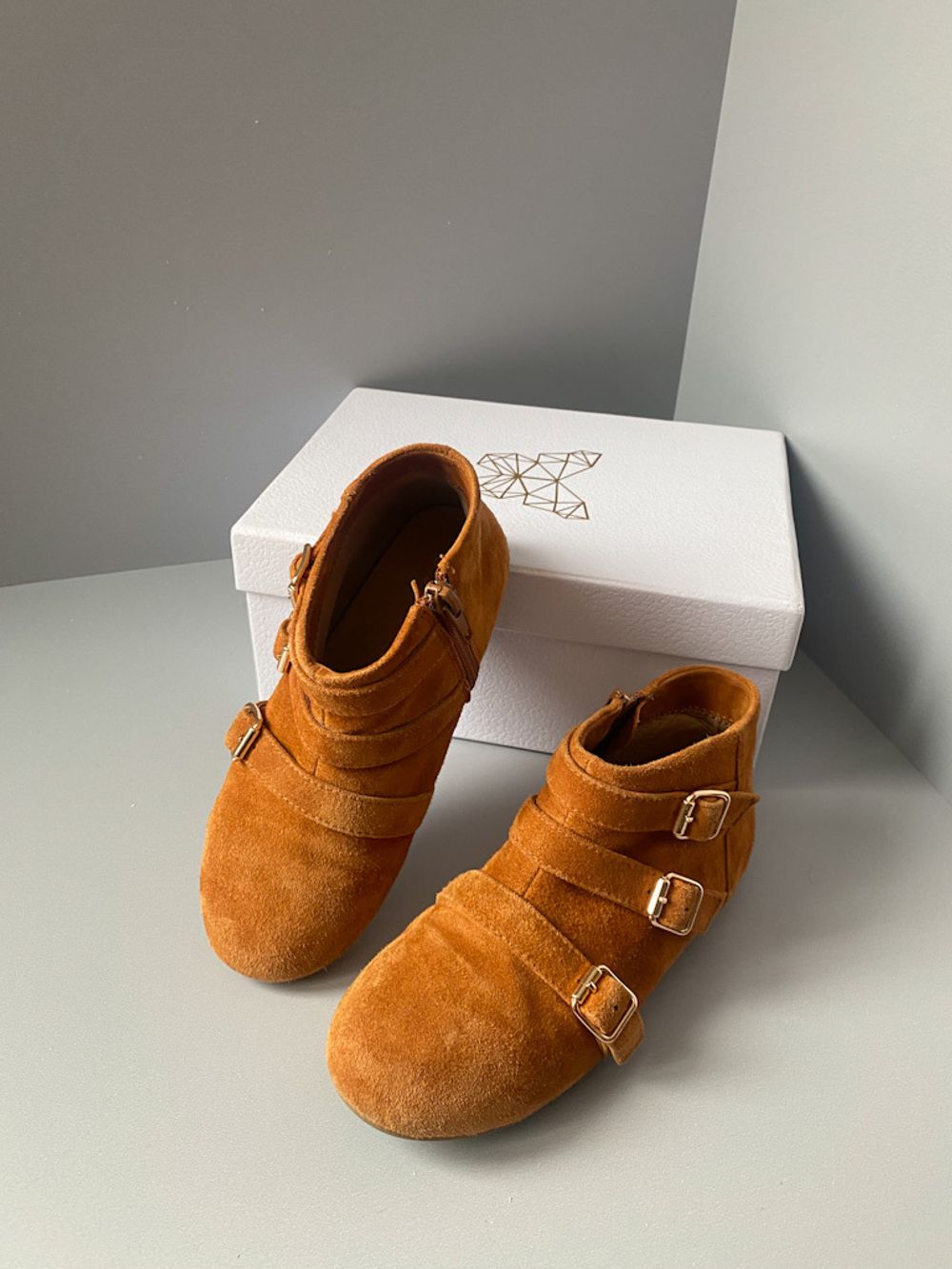 Замшевые ботинки  Age of Innocence, 30