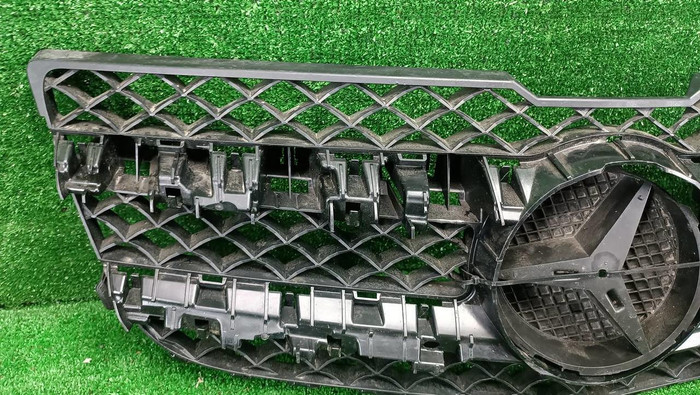 Решетка радиатора Mercedes GLK X204 (2012-2015)