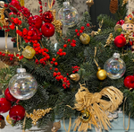 Композиция "Роскошь зимних ягод"