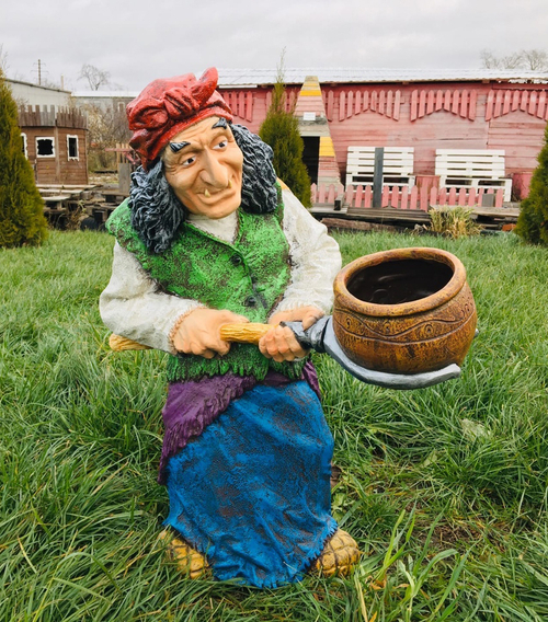 Фигурка Баба Яга с горшком (полистоун)