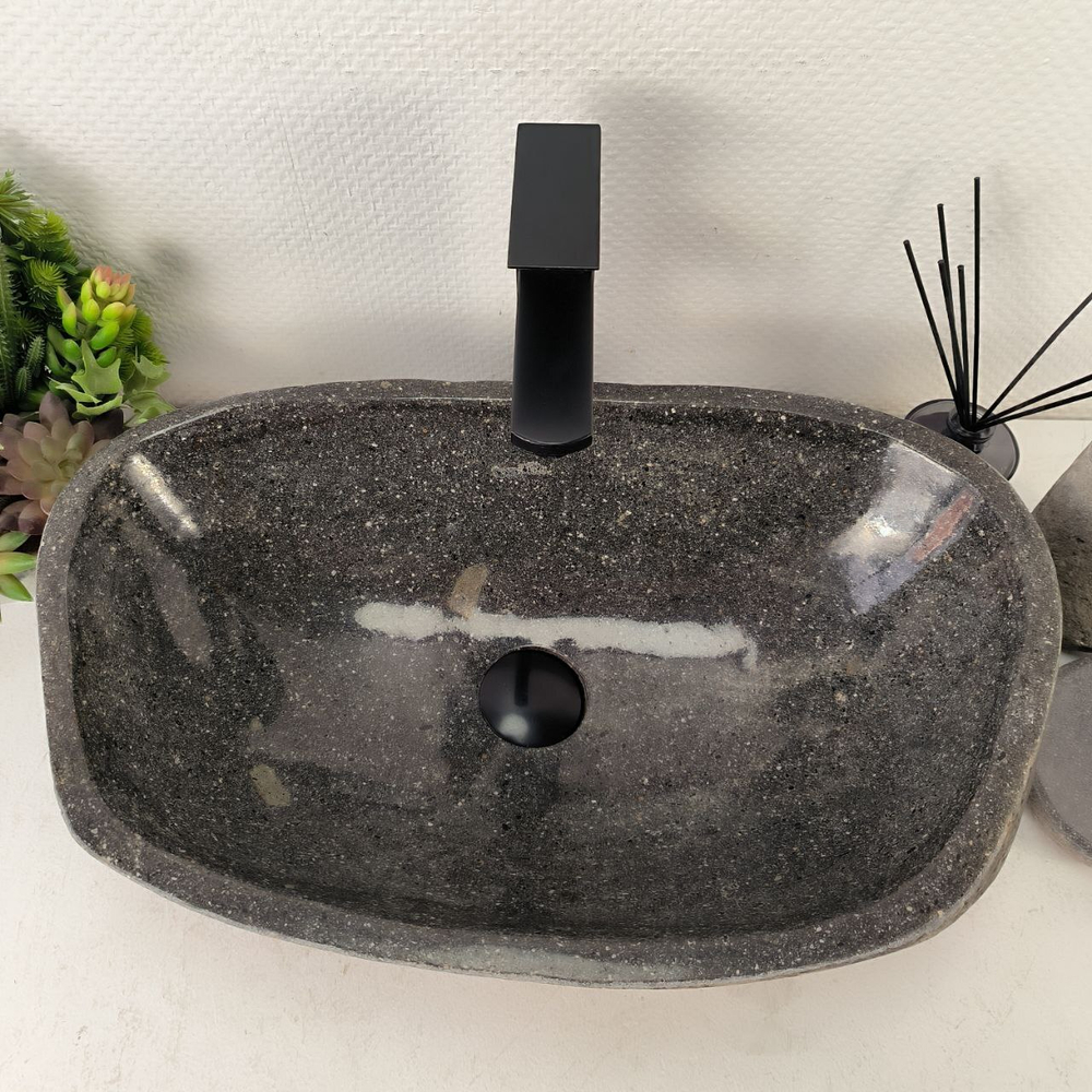 Раковина из речного камня RS-65095 56*35*15 0862
