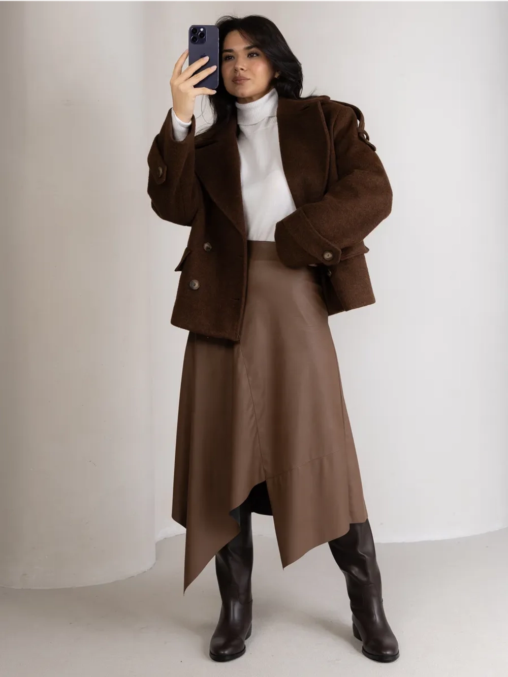 Юбка кожаная трапеция миди