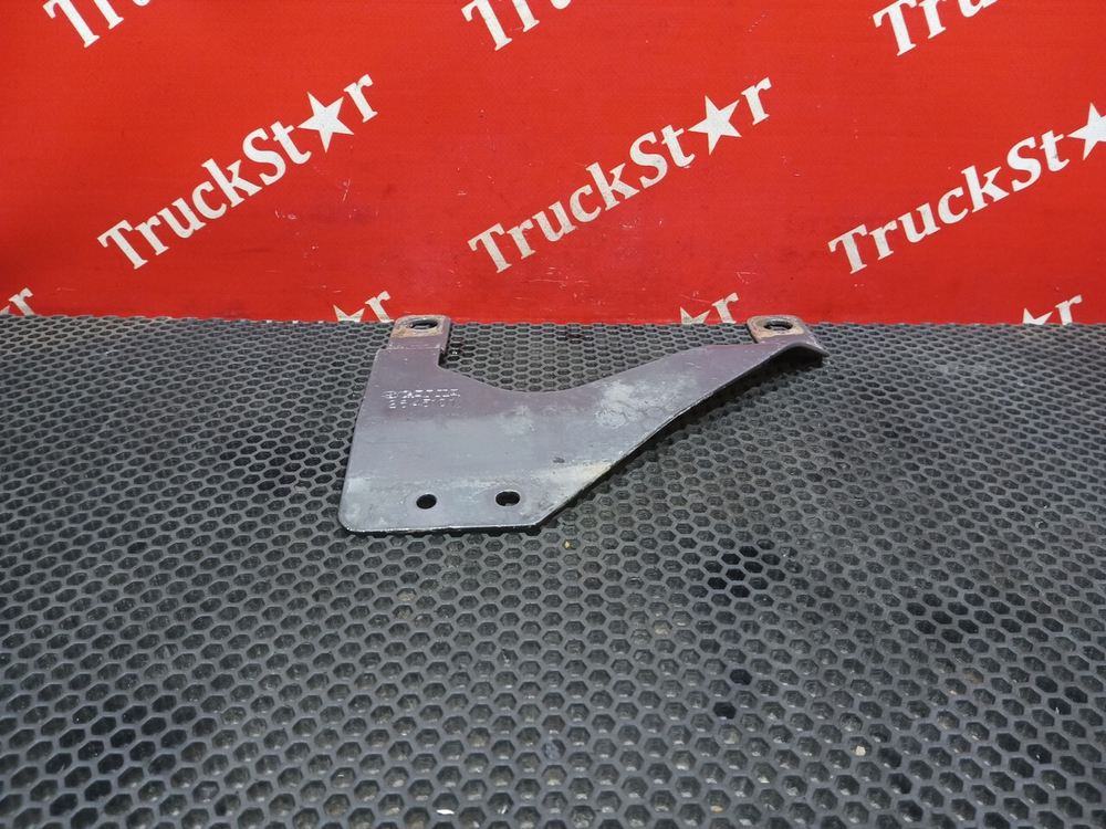 Кронштейн переднего крыла левого 2021г