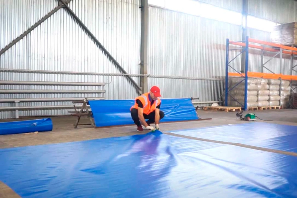 Строительный тент тарпаулин с утеплением 180 г/м2