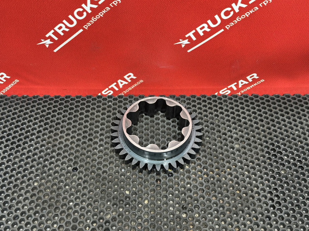 Шестерня привода масляного насоса