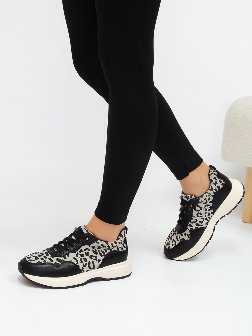 Кроссовки женские демисезонные