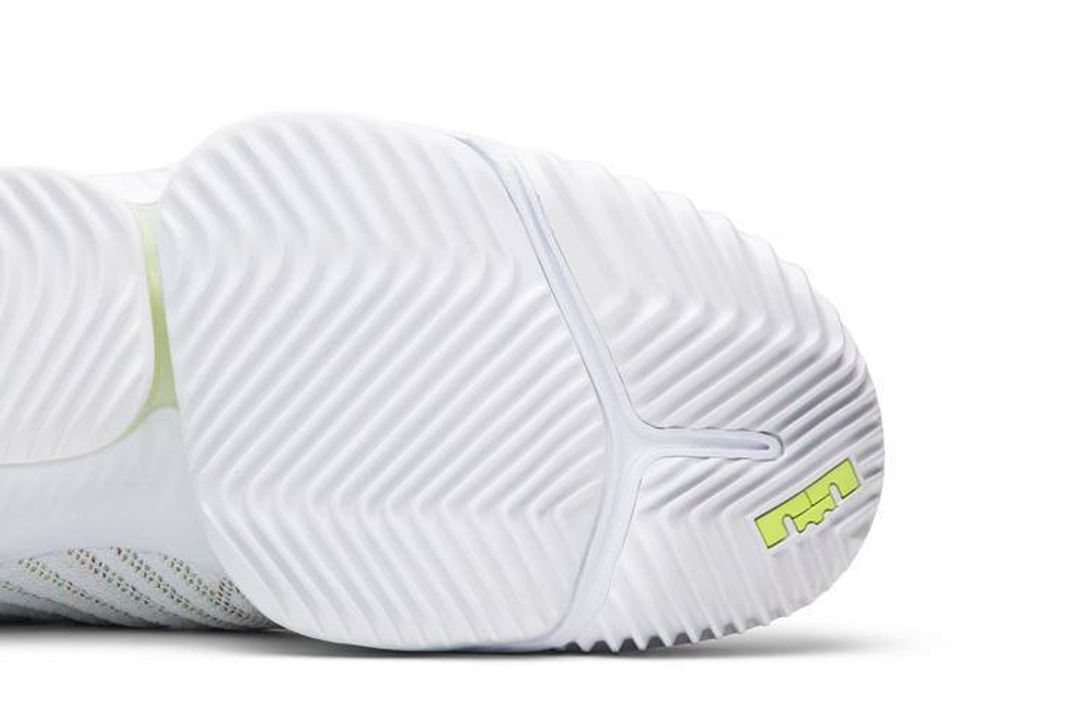Nike Lebron 16 Buzz Lightyear 16 Hyper Sneakers