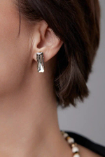 Серьги пусеты узкие прямоугольные кристаллы, оттенок золото антик