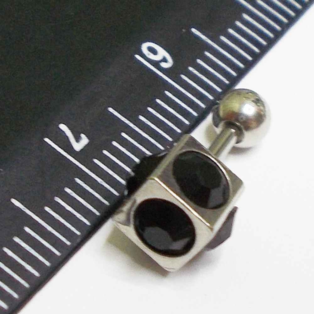 Микроштанга 8 мм для пирсинга ушей "Кубик". Медицинская сталь, черные кристаллы. 1 шт