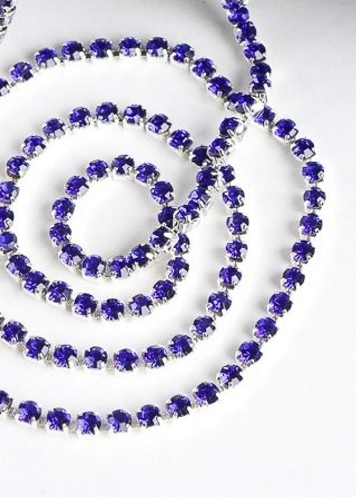 Цепь со стразами, ss 8, ш. 2,4 мм, синий в серебряной оправе