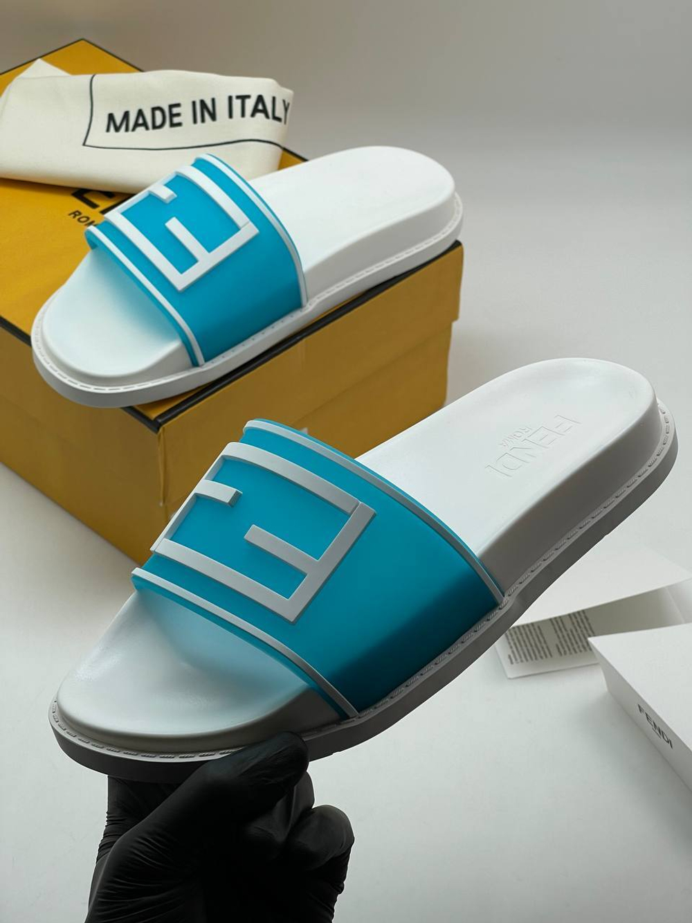 Шлепанцы Fendi