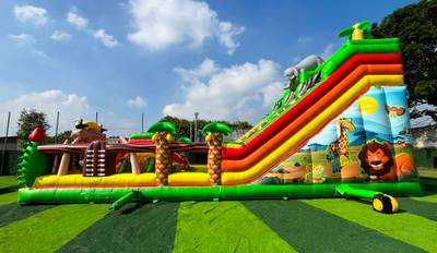 Коммерческий надувной батут «Мир Сафари 2», 14*7*7,5 м.