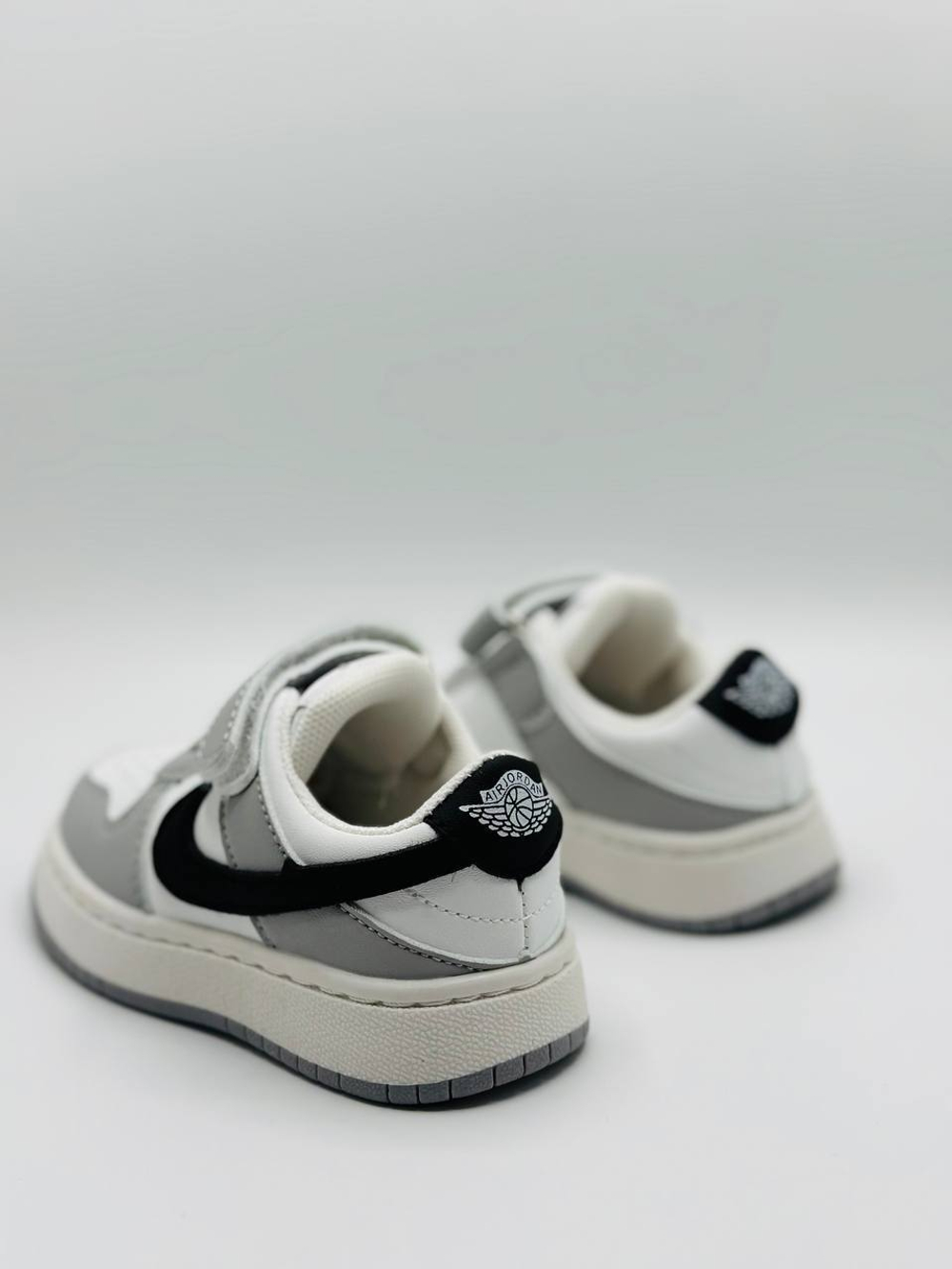 Детские кроссовки на липучках Nike Air Jordan Kids