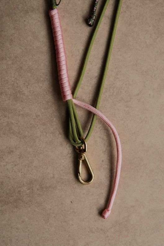 Шнурок кросс-боди Фисташка / Bread&Roses