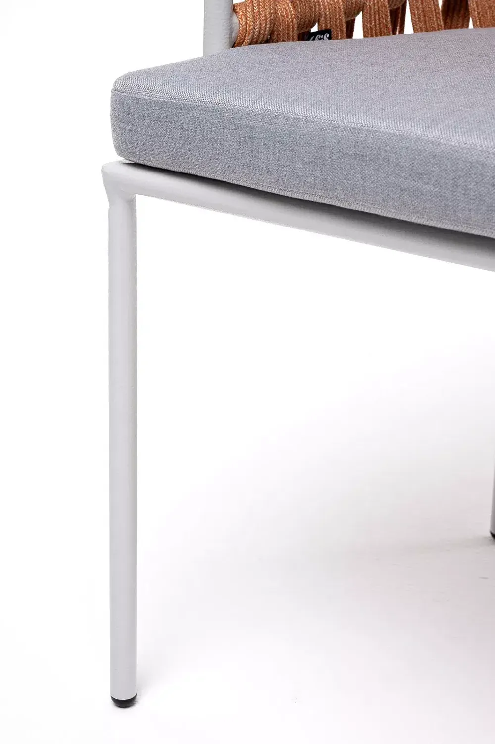 "Диего" стул плетеный из роупа, каркас из стали светло-серый (RAL7035) шагрень, роуп оранжевый меланж круглый, ткань светло-серая