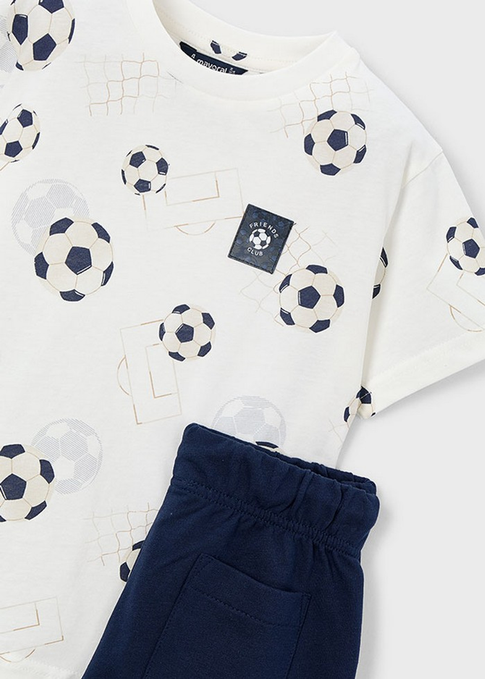 футболка с шортами