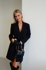 Платье с имитацией запаха и брошью