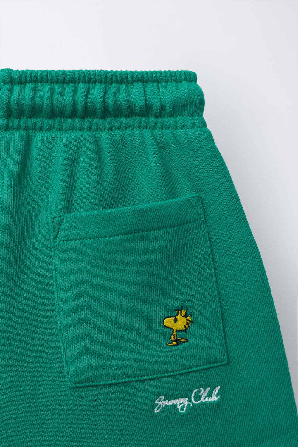ZARA ШОРТЫ ИЗ МЯГКОЙ ТКАНИ С ВЫШИВКОЙ SNOOPY PEANUTS™, ЗЕЛЕНЫЙ