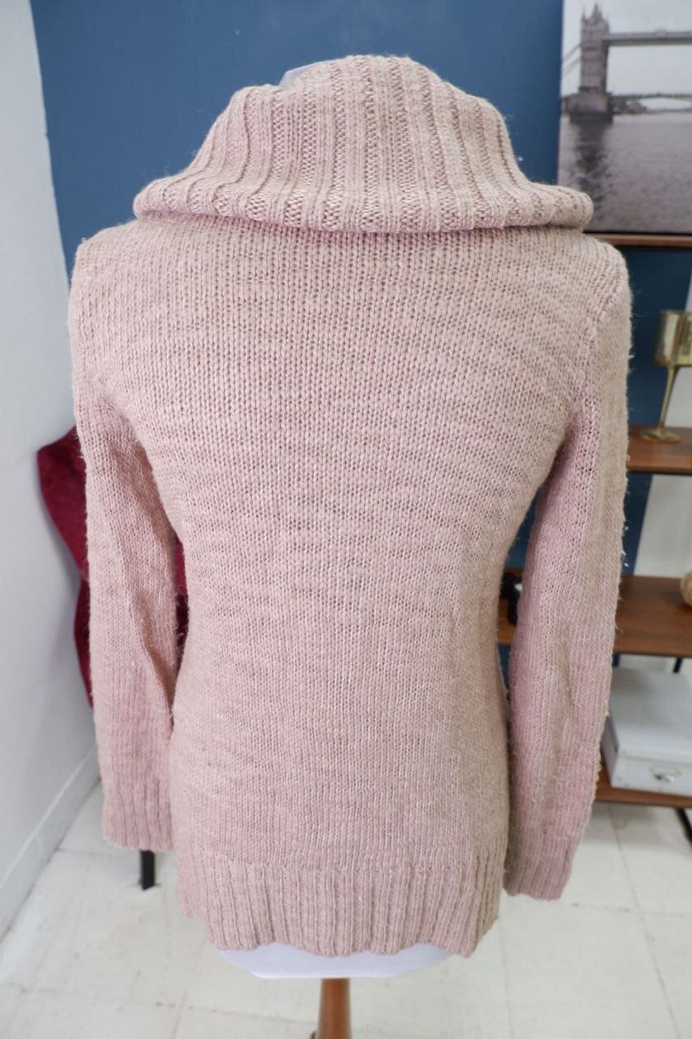 Свитер H&M с объемным воротником 42 размер