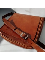 Сумка из натуральной кожи через плечо