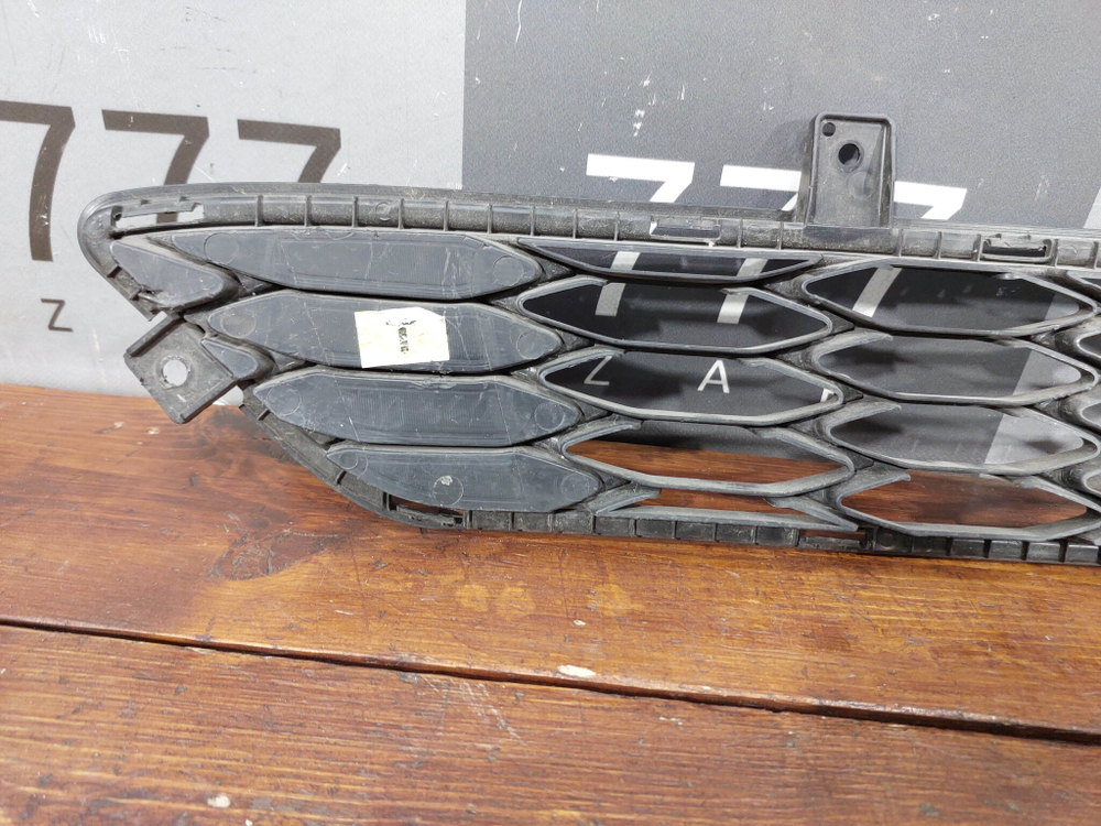 Решетка переднего бампера Kia Optima 4 (JF) 18-20 Б/У Оригинал 86561D4520