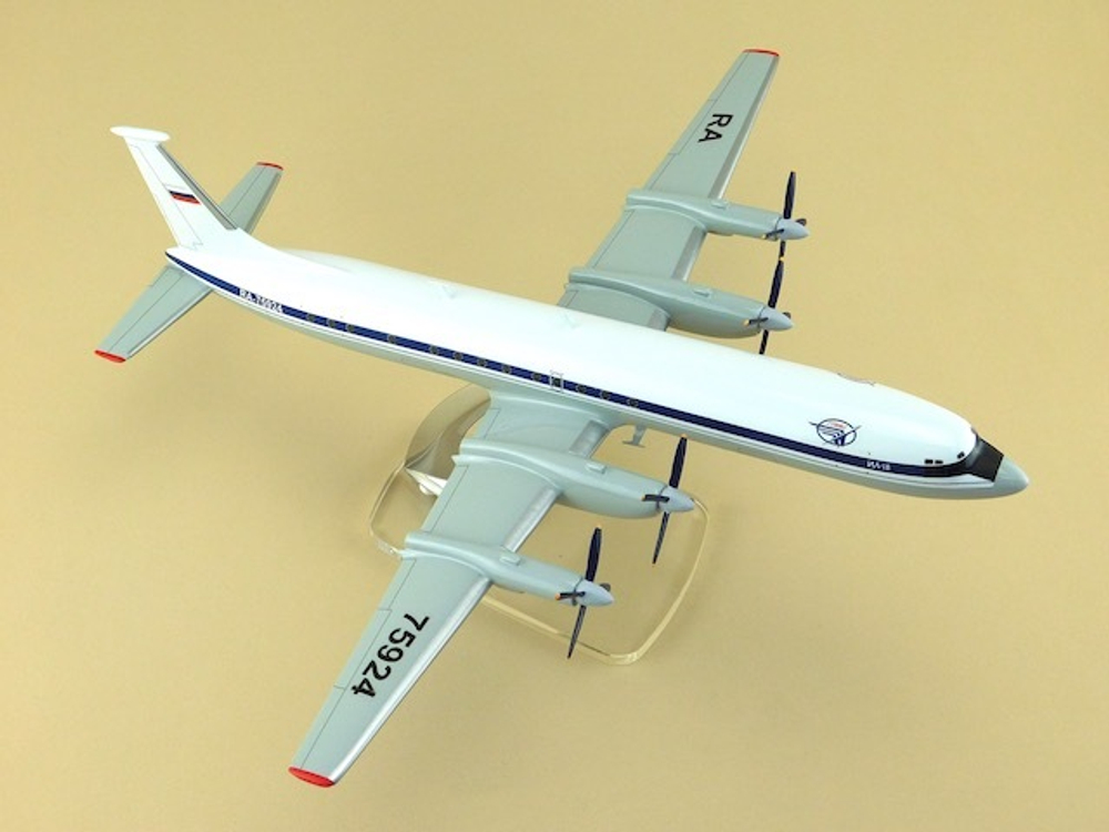 Модель самолёта Ил-22 (М1:100 ВВС России с антеннами)